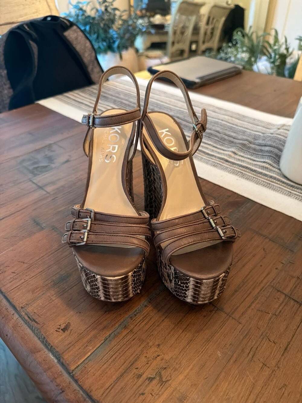 Kors Michael Kors Snakeskin Embossed Buckle Platform Wedge Sandals Size 7M - Picture 2 of 5
